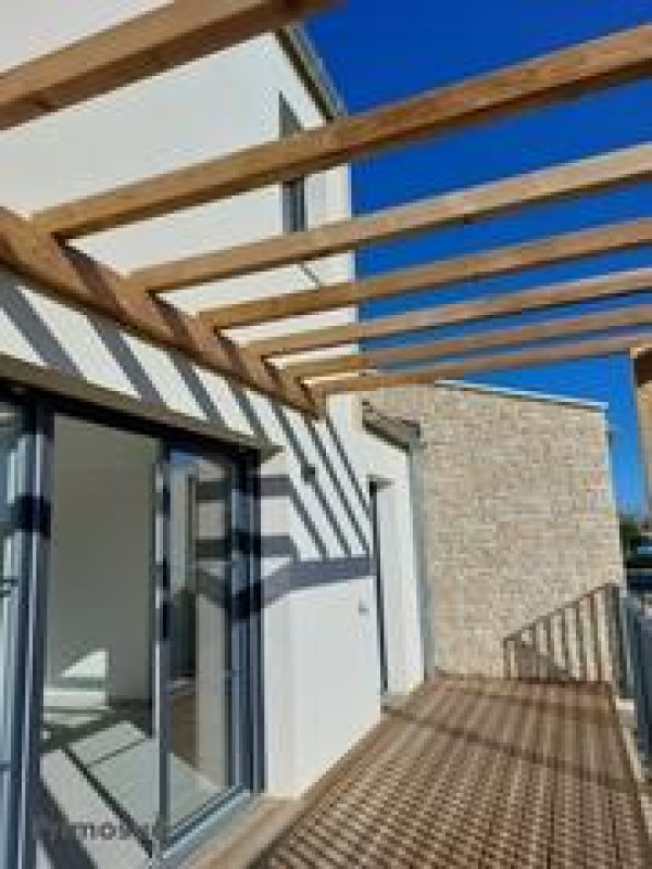 FENETRE SUR ALPILLES