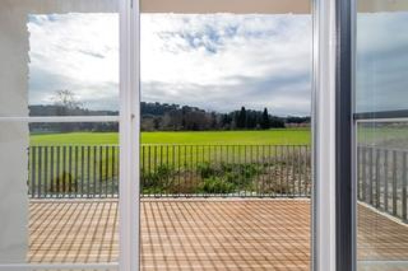 FENETRE SUR ALPILLES